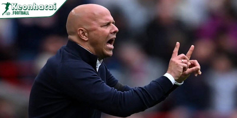 Arne Slot vượt Klopp và Pep Guardiola