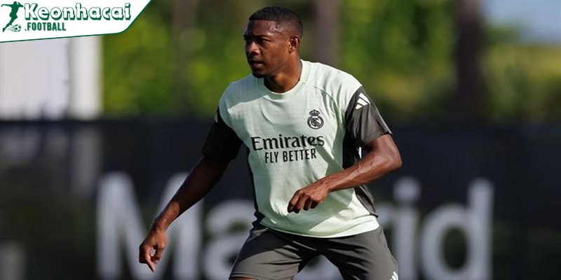 David Alaba tiếp tục lỡ hẹn vì chấn thương cơ