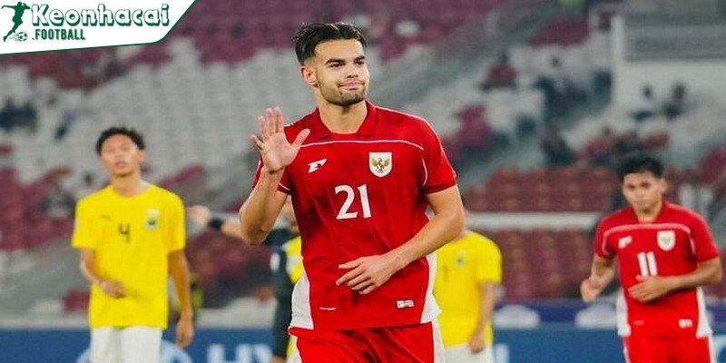 Cựu danh thủ Supriyono Prima lên tiếng bảo vệ Jens Raven