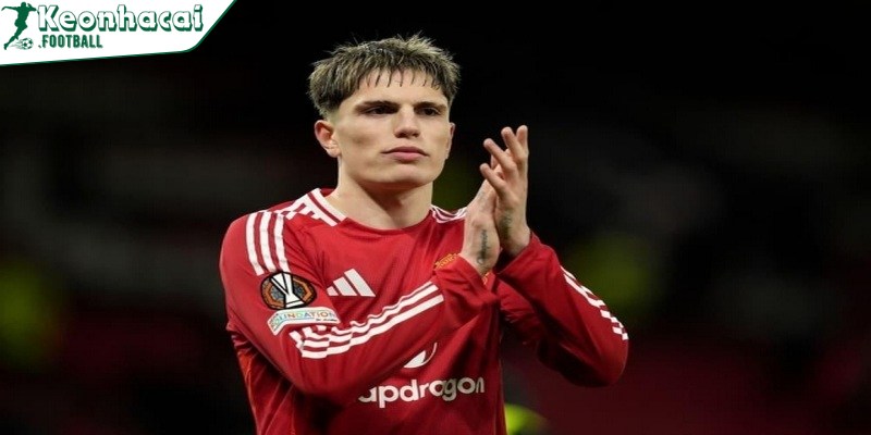 Alejandro Garnacho đang loay hoay tìm bến đỗ mới để cống hiến