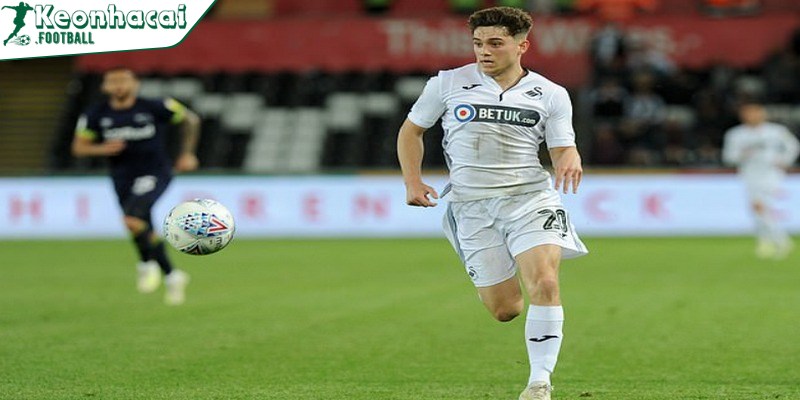 Dan James đến từ Xứ Wales được ví như cơn gió khi lao dọc biên