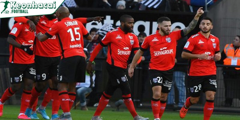 Guingamp là cái tên sáng giá trên bảng xếp hạng